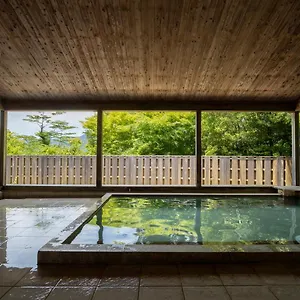 Retreat Foere Отель